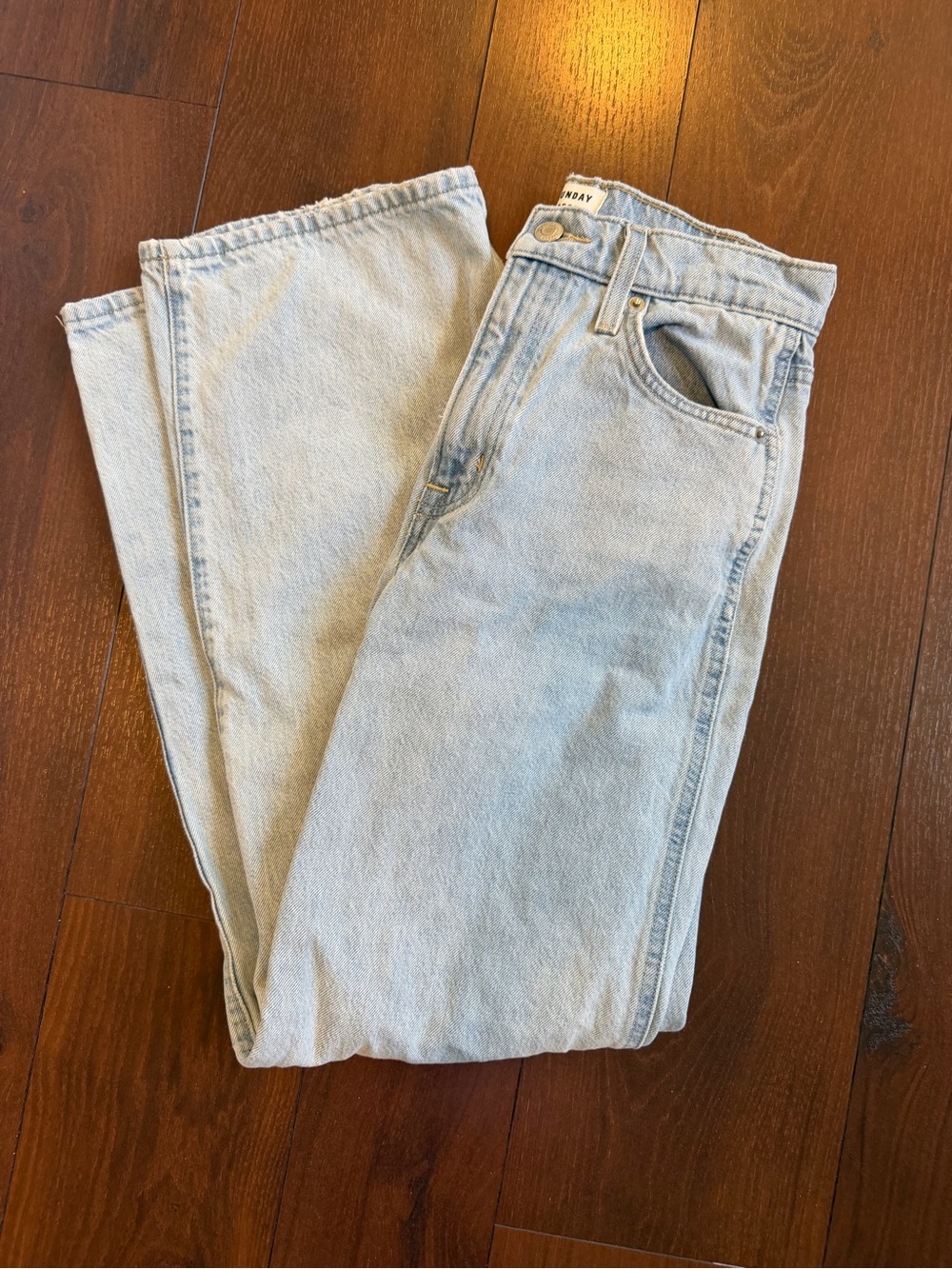 Aritzia Sunday Best Cowboy Straight Leg Jeans Light Wash Size 2
